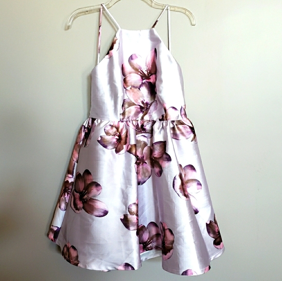 Lulus Dresses & Skirts - Lulu's open back dressy floral mini skater dress